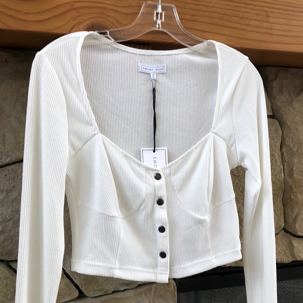 Emory Park, long sleeved, off-white crop top, M